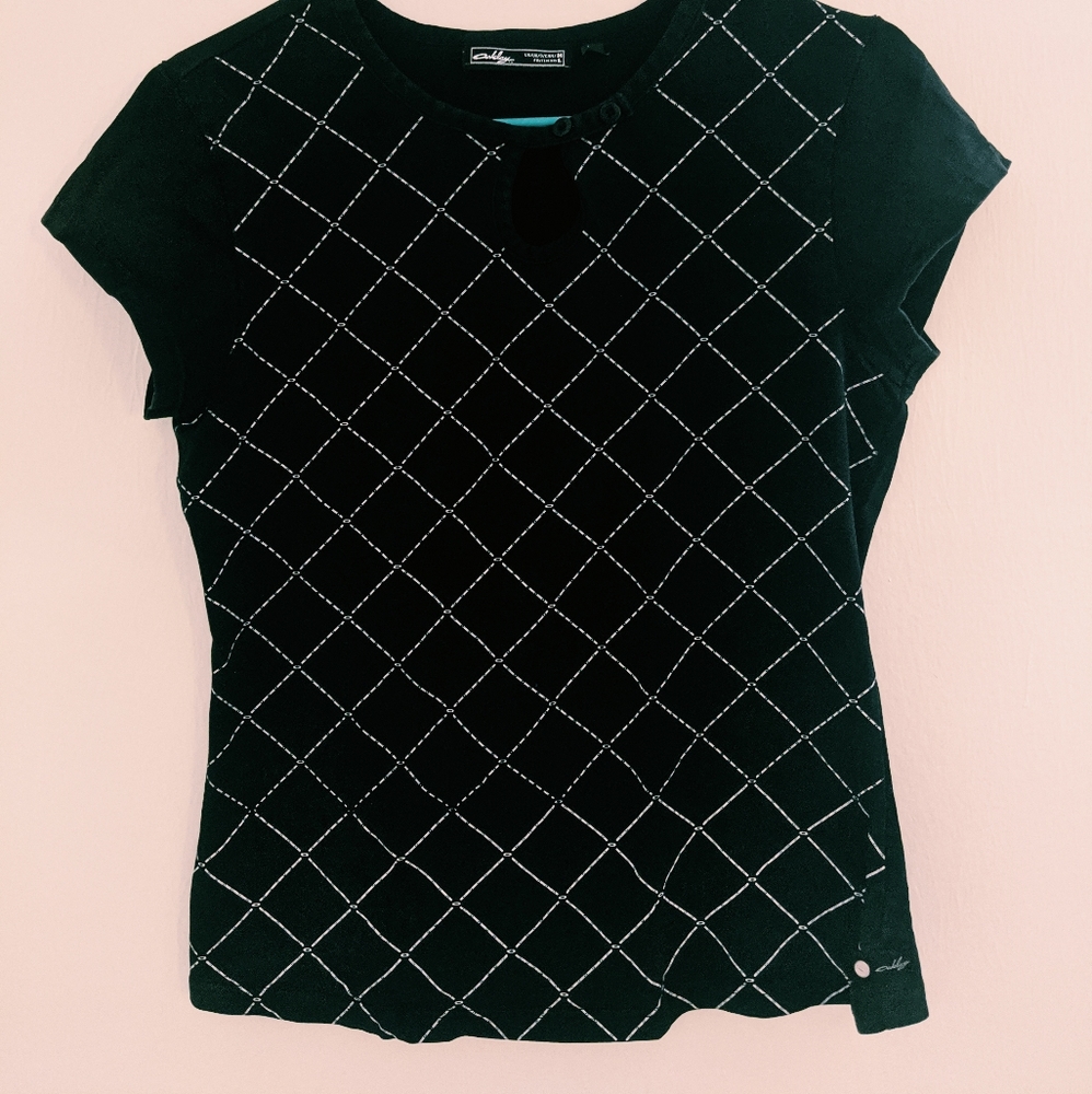 Shirt size M